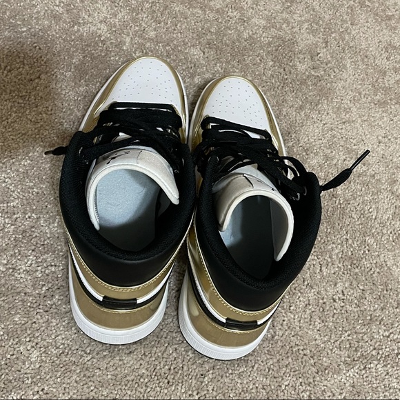 Metallic gold size 11 - Picture 5 of 5